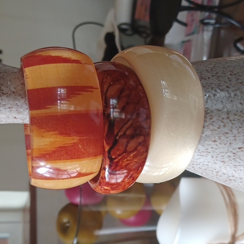 Set of Three Unique Chunky Bangles Two Graphic & One Pearlescent Vintage Retro - Picture 10 of 13